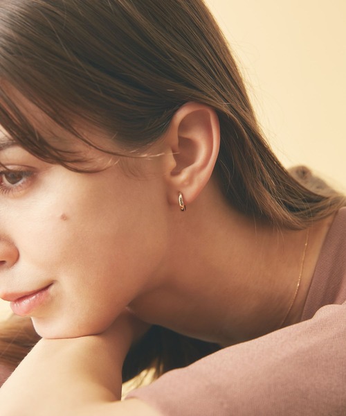 PAS TIERRA（パティエラ）の「【Ray】K10フープイヤリング（イヤリング・レディース・イエローゴールド・FREE）」の4枚目の写真