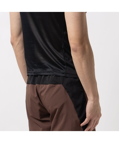 Reebok(リーボック)の「ランニング スピードウィック シングレット / RUN SPEEDWICK SINGLET(タンクトップ・メンズ・ブラック・LARGE/MEDIUM/SMALL/XX-LARGE/X-LARGE)」の6枚目の写真