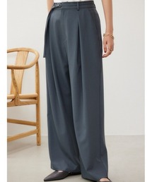 crie conforto | ナローベルトタックパンツ(スラックス)