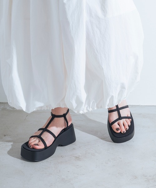 EVOL（イーボル）の「XSからLLまで豊富なサイズ展開【EVOL】Tストラップスクエア厚底サンダル IW5406（サンダル・レディース・ブラック/シルバー/アイボリー・XS/L/M/S/LL）」の7枚目の写真