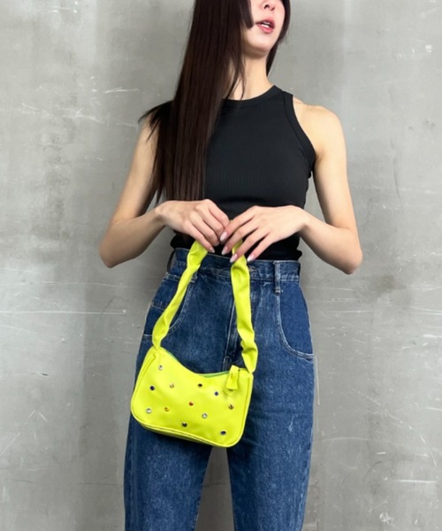 ｔｏｌｅｎｅ（トレネ）の「スタッズ付き フェイクレザーワンハンドル くしゅくしゅ ギャザーハンドバッグ（ハンドバッグ・レディース・ホワイト/ブラウン/グリーン・ONE SIZE）」の14枚目の写真