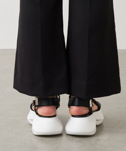 LE TALON(ルタロン)の「GRISE UTILITYベルテッドサンダル(サンダル・レディース・ブラウン/ブラック×ブラック/アイボリー・SMALL/MEDIUM/LARGE/X-LARGE)」の12枚目の写真
