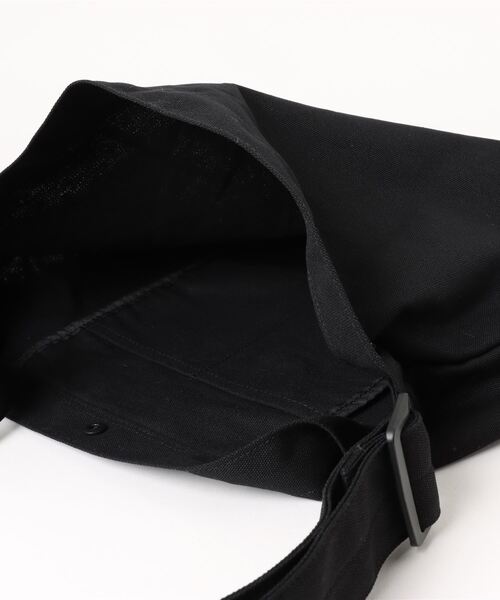 GERRY(ジェリー)の「GERRY / ラフショルダー / R1995(ショルダーバッグ・レディース・アイボリー/ブラック・ONESIZE)」の4枚目の写真