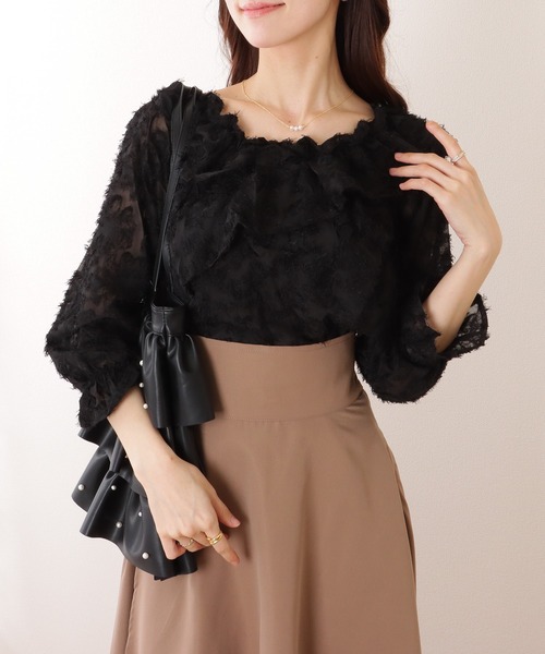 Lace Ladies(レースレディース)の「2WAY ギャザーネック クロス フリル キャンディ袖 ブラウス(シャツ/ブラウス・レディース・アイボリー/ブラック・FREE)」の5枚目の写真