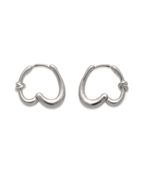 SNIDEL(スナイデル)の「リンクハートピアス(ピアス(両耳用)・レディース・ゴールド/シルバー・FREE)」の2枚目の写真