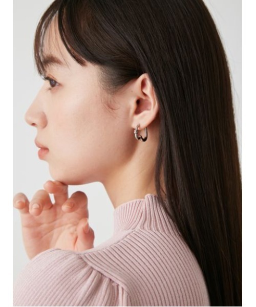 SNIDEL(スナイデル)の「リンクハートピアス(ピアス(両耳用)・レディース・ゴールド/シルバー・FREE)」の4枚目の写真