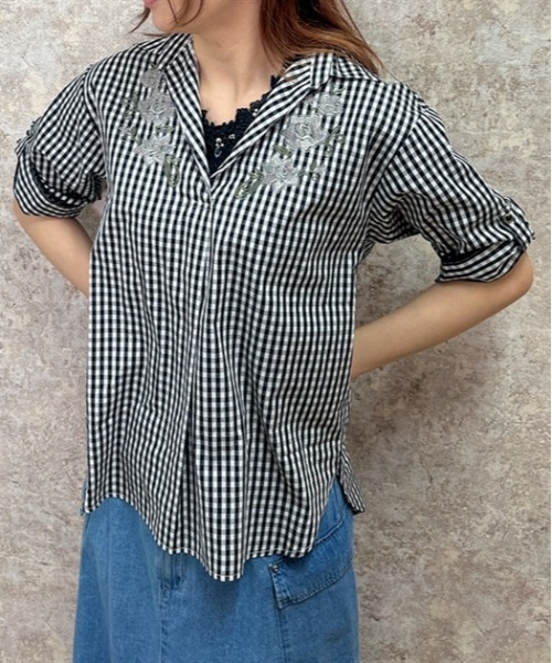 axes femme（アクシーズファム）の「花刺繍入スキッパーシャツ（シャツ/ブラウス・レディース・ホワイト/ブラック/ブルー・FREE）」の18枚目の写真