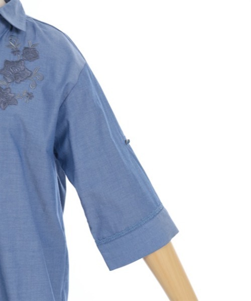 axes femme（アクシーズファム）の「花刺繍入スキッパーシャツ（シャツ/ブラウス・レディース・ホワイト/ブラック/ブルー・FREE）」の16枚目の写真