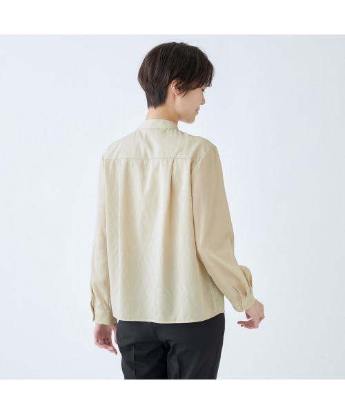 SUIT SELECT(スーツセレクト)の「【吸水速乾・ストレッチ素材】ほんのりシアーなメタル釦バンドカラーシャツ(シャツ/ブラウス・レディース・サックスブルー/ブラック/ピンク/ベージュ・S/M/L)」の17枚目の写真