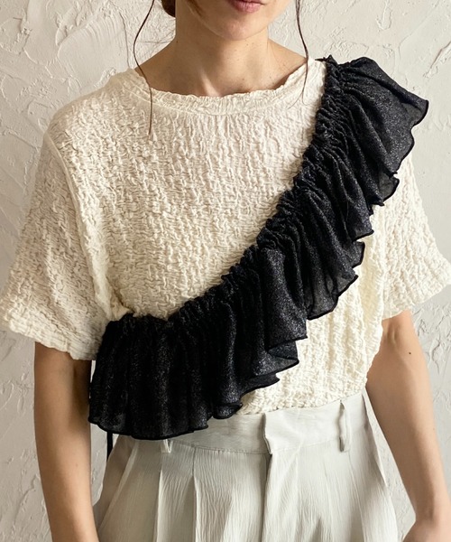 She's Closet（シーズクローゼット）の「ボリュームラメシアー付けフリル/つけ襟/ビスチェ【マルチウェイ】（付け襟・レディース・ホワイト/ブラック/アイボリー/サンドベージュ/ホワイト系その他/ブラック×シルバー/ブラック×ゴールド・FREE）」の6枚目の写真