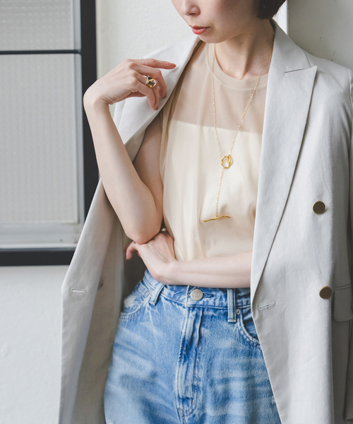 Noble(ノーブル)の「《追加》シアースキニーノースリーブトップス(Tシャツ/カットソー・レディース・チャコールグレー/ブラック/ホワイト/ベージュ・FREE)」の6枚目の写真