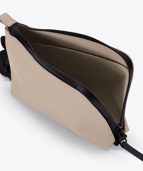 UCON ACROBATICS（ユーコンアクロバティックス）の「【UCON ACROBATICS/ユーコン・アクロバティックス】Otis Mini Shoulder Lotus（ショルダーバッグ・メンズ・ブラック/アイボリー/ラベンダー・FREE）」の8枚目の写真