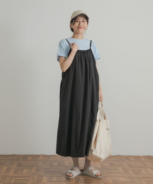 URBAN RESEARCH DOORS(アーバンリサーチドアーズ)の「『UR TECH POLIsh POLI』撥水ギャザーキャミワンピース(ワンピース・レディース・ブラック/ネイビー・MEDIUM)」の10枚目の写真