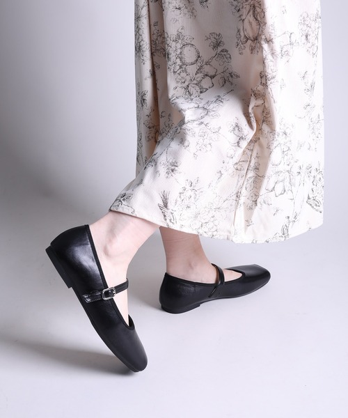 shoes365(シューズスリーシックスファイヴ)の「【shoes365】スクエアトゥのバックル付きパンプス(パンプス・レディース・ブラック/オフホワイト・23.0cm/23.5cm/24.0cm/24.5cm/25.0cm/22.5cm)」の2枚目の写真