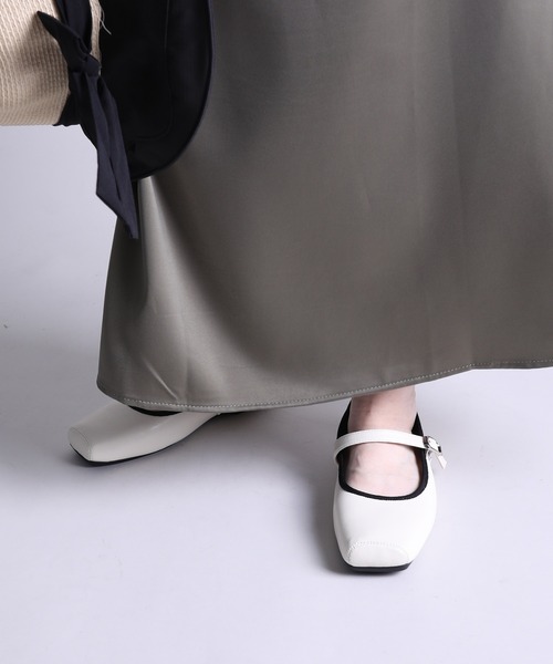 shoes365(シューズスリーシックスファイヴ)の「【shoes365】スクエアトゥのバックル付きパンプス(パンプス・レディース・ブラック/オフホワイト・23.0cm/23.5cm/24.0cm/24.5cm/25.0cm/22.5cm)」の5枚目の写真