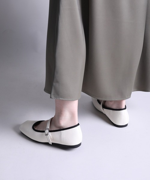 shoes365(シューズスリーシックスファイヴ)の「【shoes365】スクエアトゥのバックル付きパンプス(パンプス・レディース・ブラック/オフホワイト・23.0cm/23.5cm/24.0cm/24.5cm/25.0cm/22.5cm)」の7枚目の写真