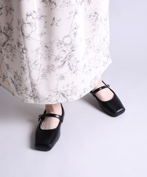 shoes365(シューズスリーシックスファイヴ)の「【shoes365】スクエアトゥのバックル付きパンプス(パンプス・レディース・ブラック/オフホワイト・23.0cm/23.5cm/24.0cm/24.5cm/25.0cm/22.5cm)」の17枚目の写真