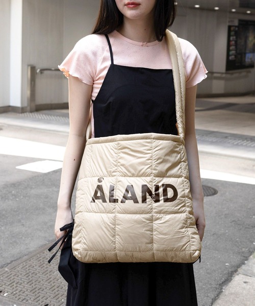 ベージュ キルティング ショルダーバッグ ラスドット lus. キルティングショルダーバッグ （ベージュ