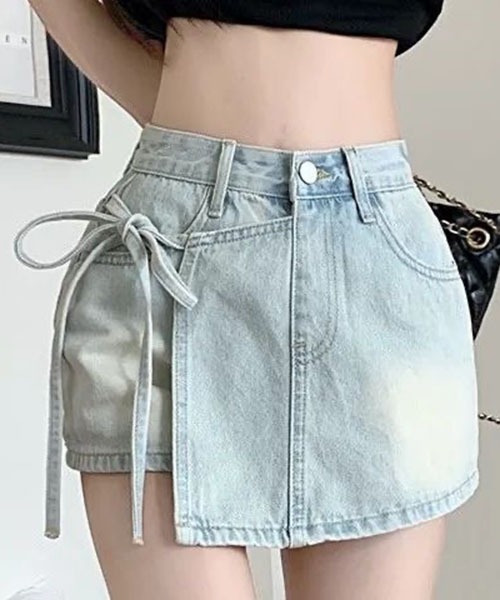 gossip!ロサンゼルス(ゴシップロサンゼルス)の「リボン インナーパンツ一体型 ミニスカート風デニムパンツ(デニムパンツ・レディース・ライトブルー・S/M/L/XL)」の9枚目の写真
