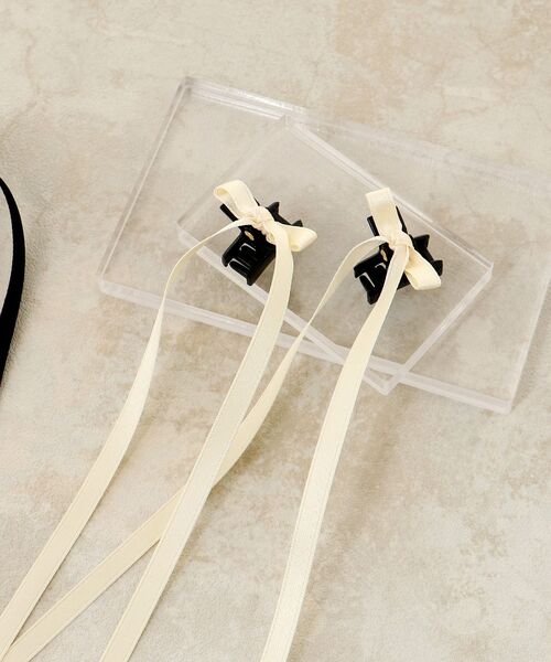 MAJESTIC LEGON（マジェスティックレゴン）の「プチリボンヘアクリップ（バレッタ/ヘアクリップ・レディース・アイボリー/ブラック・FREE）」の5枚目の写真