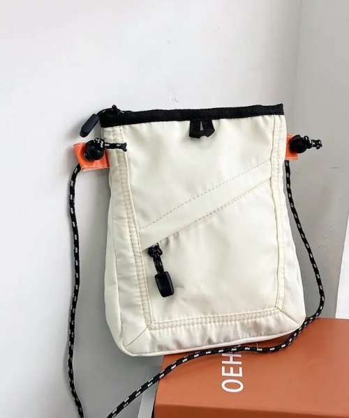 STYLE NUMBER(スタイルナンバー)の「【 STYLE NUMBER / スタイルナンバー 】 マルチ スマホ ショルダー(ショルダーバッグ・レディース・ブラック/ブルーグレー/オフホワイト・FREE)」の2枚目の写真