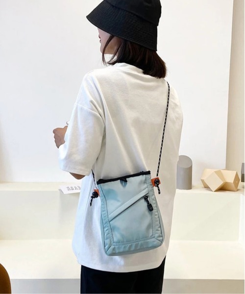 STYLE NUMBER(スタイルナンバー)の「【 STYLE NUMBER / スタイルナンバー 】 マルチ スマホ ショルダー(ショルダーバッグ・レディース・ブラック/ブルーグレー/オフホワイト・FREE)」の3枚目の写真