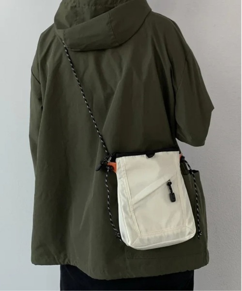 STYLE NUMBER(スタイルナンバー)の「【 STYLE NUMBER / スタイルナンバー 】 マルチ スマホ ショルダー(ショルダーバッグ・レディース・ブラック/ブルーグレー/オフホワイト・FREE)」の11枚目の写真