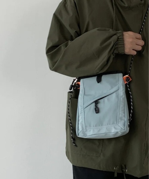 STYLE NUMBER（スタイルナンバー）の「【 STYLE NUMBER / スタイルナンバー 】 マルチ スマホ ショルダー（ショルダーバッグ・レディース・ブラック/ブルーグレー/オフホワイト・FREE）」の7枚目の写真