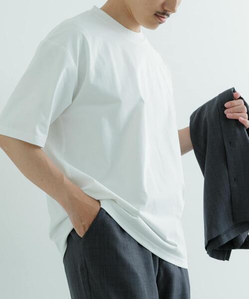 ITEMS URBANRESEARCH（アイテムズ アーバンリサーチ）の「『吸水速乾/接触冷感/UVカット』SORONA多機能 クルーネックTシャツ（Tシャツ/カットソー・メンズ・ベージュ系その他/グリーン/オフホワイト/チャコールグレー・MEDIUM/LARGE）」の6枚目の写真