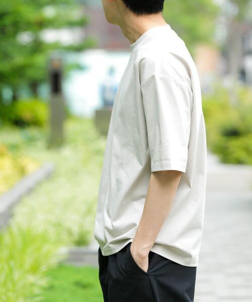 ITEMS URBANRESEARCH（アイテムズ アーバンリサーチ）の「『吸水速乾/接触冷感/UVカット』SORONA多機能 クルーネックTシャツ（Tシャツ/カットソー・メンズ・ベージュ系その他/グリーン/オフホワイト/チャコールグレー・MEDIUM/LARGE）」の14枚目の写真