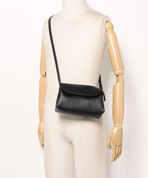 notch.（ノッチ）の「カブセミニショルダーバッグ（ショルダーバッグ・レディース・シルバー系/ブラック/レッド/オフホワイト・ONESIZE）」の5枚目の写真