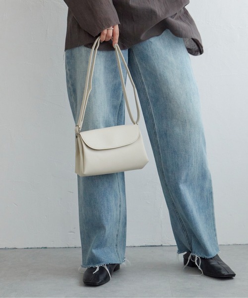 notch.（ノッチ）の「カブセミニショルダーバッグ（ショルダーバッグ・レディース・シルバー系/ブラック/レッド/オフホワイト・ONESIZE）」の2枚目の写真