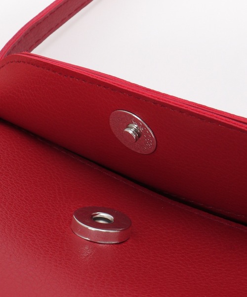 notch.（ノッチ）の「カブセミニショルダーバッグ（ショルダーバッグ・レディース・シルバー系/ブラック/レッド/オフホワイト・ONESIZE）」の8枚目の写真