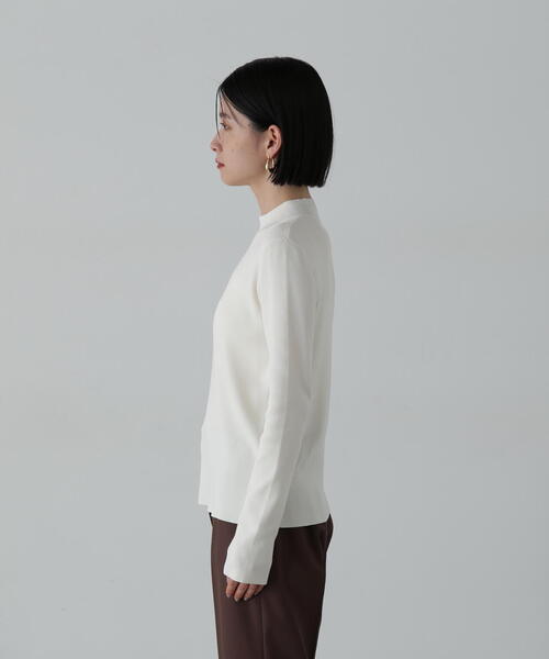 N.(N. Natural Beauty Basic)(エヌエヌナチュラルビューティーベーシック)の「総針ボトルネック長袖ニット(ニット/セーター・レディース・ブラウン/オレンジ/ブラック/オフホワイト・MEDIUM)」の20枚目の写真