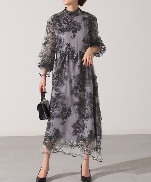 HUG.U（ハグユー）の「袖あり。ボレロ・ネックレス要らずな『結婚式ワンピ』（ワンピース・レディース・ネイビー/ラベンダー/ライトベージュ/ブラック・M/L/XL）」の4枚目の写真