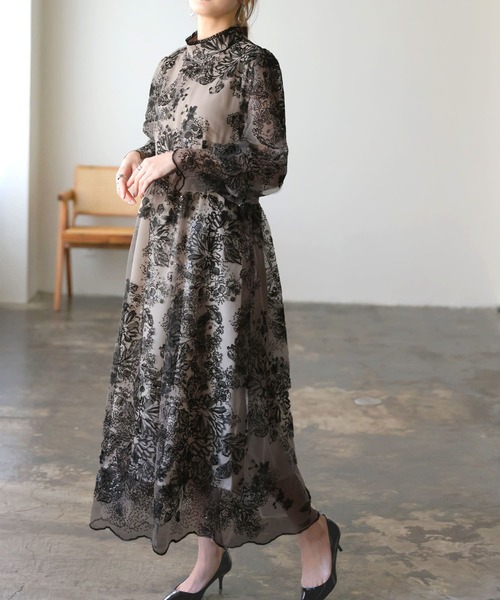 HUG.U（ハグユー）の「袖あり。ボレロ・ネックレス要らずな『結婚式ワンピ』（ワンピース・レディース・ネイビー/ラベンダー/ライトベージュ/ブラック・M/L/XL）」の21枚目の写真