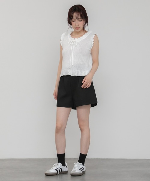 HEILIS(ヘイリス)の「【新色追加】リボンフリルノースリーブニットトップス / リボンニット バレエコア 韓国コーデ サマーニット ブラック アイボリー レッド オフホワイト ピンク 夏服 春服 フリル ラッフル ノースリーブ(ニット/セーター・レディース・アイボリー/レッド/ブラック/オフホワイト/ピンク・FREE)」の15枚目の写真