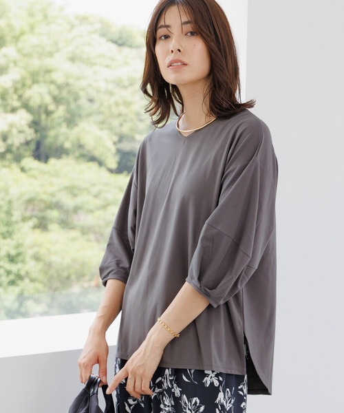 Elura（エルーラ）の「ドレスアップ袖コンVネックプルオーバー/144238（Tシャツ/カットソー・レディース・チャコールグレー/ネイビー/ホワイト・LARGE/MEDIUM）」の2枚目の写真