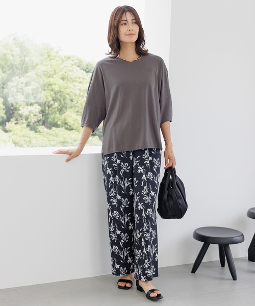 Elura（エルーラ）の「ドレスアップ袖コンVネックプルオーバー/144238（Tシャツ/カットソー・レディース・チャコールグレー/ネイビー/ホワイト・LARGE/MEDIUM）」の5枚目の写真