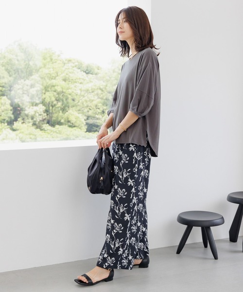 Elura（エルーラ）の「ドレスアップ袖コンVネックプルオーバー/144238（Tシャツ/カットソー・レディース・チャコールグレー/ネイビー/ホワイト・LARGE/MEDIUM）」の6枚目の写真