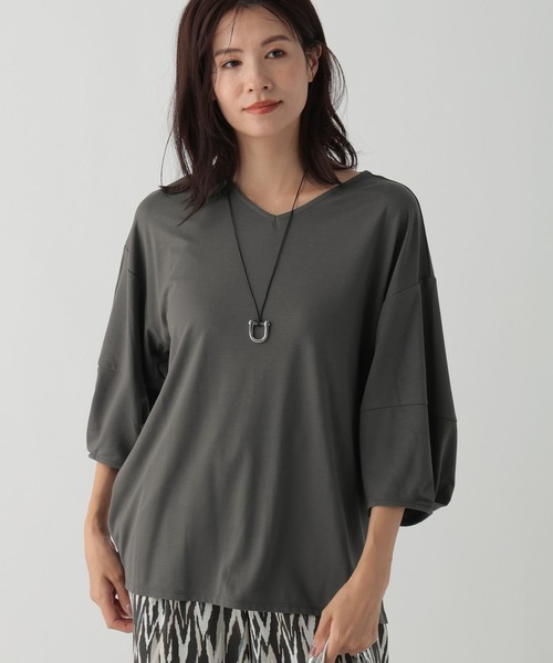 Elura（エルーラ）の「ドレスアップ袖コンVネックプルオーバー/144238（Tシャツ/カットソー・レディース・チャコールグレー/ネイビー/ホワイト・LARGE/MEDIUM）」の7枚目の写真