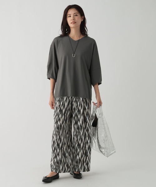 Elura（エルーラ）の「ドレスアップ袖コンVネックプルオーバー/144238（Tシャツ/カットソー・レディース・チャコールグレー/ネイビー/ホワイト・LARGE/MEDIUM）」の8枚目の写真