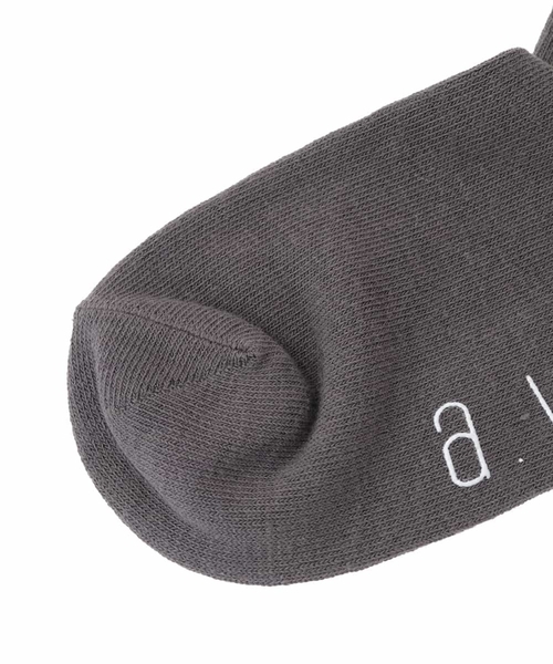 a.v.v（アーヴェヴェ）の「[KIDS]ワンポイントリボンハイソックス（ソックス/靴下・キッズ・ブラック/グレー・20/23）」の15枚目の写真