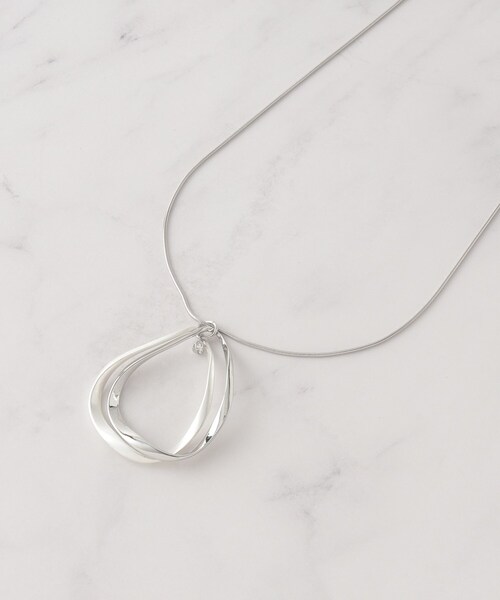 SHOO・LA・RUE（シューラルー）の「◆ウェーブオープンドロップネックレス（ネックレス・レディース・ゴールド/シルバー/ブロンズ・00）」の2枚目の写真