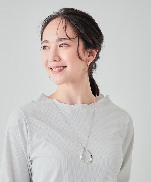 SHOO・LA・RUE（シューラルー）の「◆ウェーブオープンドロップネックレス（ネックレス・レディース・ゴールド/シルバー/ブロンズ・00）」の5枚目の写真