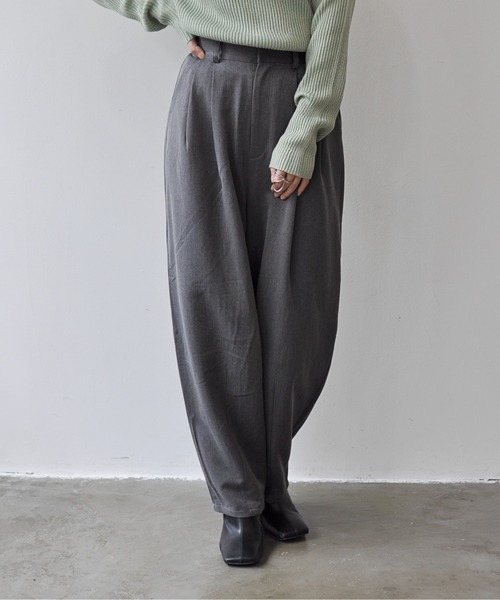 Meli rich（メリーリッチ）の「タックカーブスラックス（スラックス・レディース・グレー/チャコールグレー/ブラック/ベージュ・FREE）」の17枚目の写真