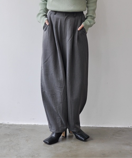 Meli rich（メリーリッチ）の「タックカーブスラックス（スラックス・レディース・グレー/チャコールグレー/ブラック/ベージュ・FREE）」の18枚目の写真