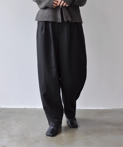 Meli rich（メリーリッチ）の「タックカーブスラックス（スラックス・レディース・グレー/チャコールグレー/ブラック/ベージュ・FREE）」の21枚目の写真