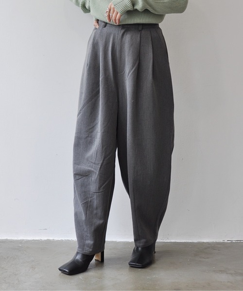 Meli rich（メリーリッチ）の「タックカーブスラックス（スラックス・レディース・グレー/チャコールグレー/ブラック/ベージュ・FREE）」の9枚目の写真