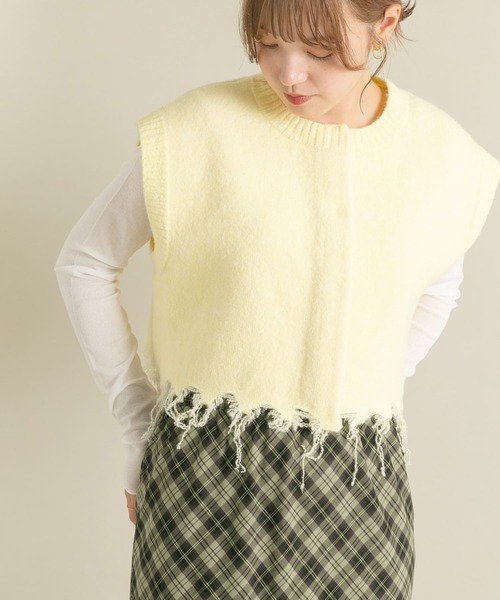KBF(ケイビーエフ)の「ダメージショートベスト(ベスト・レディース・イエロー/グレー・ONE)」の6枚目の写真